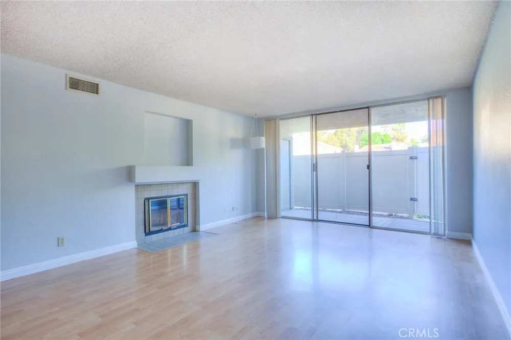 3 Carriage Pomona, CA 91766