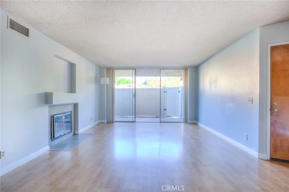 3 Carriage Pomona, CA 91766