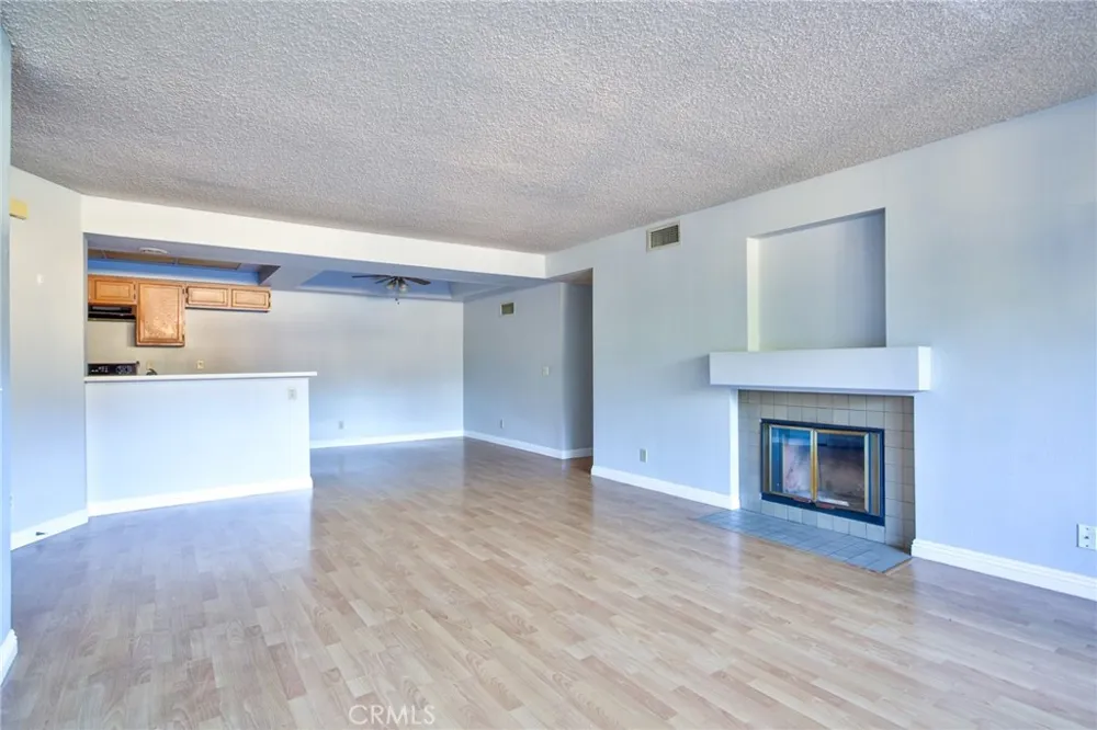 3 Carriage Pomona, CA 91766