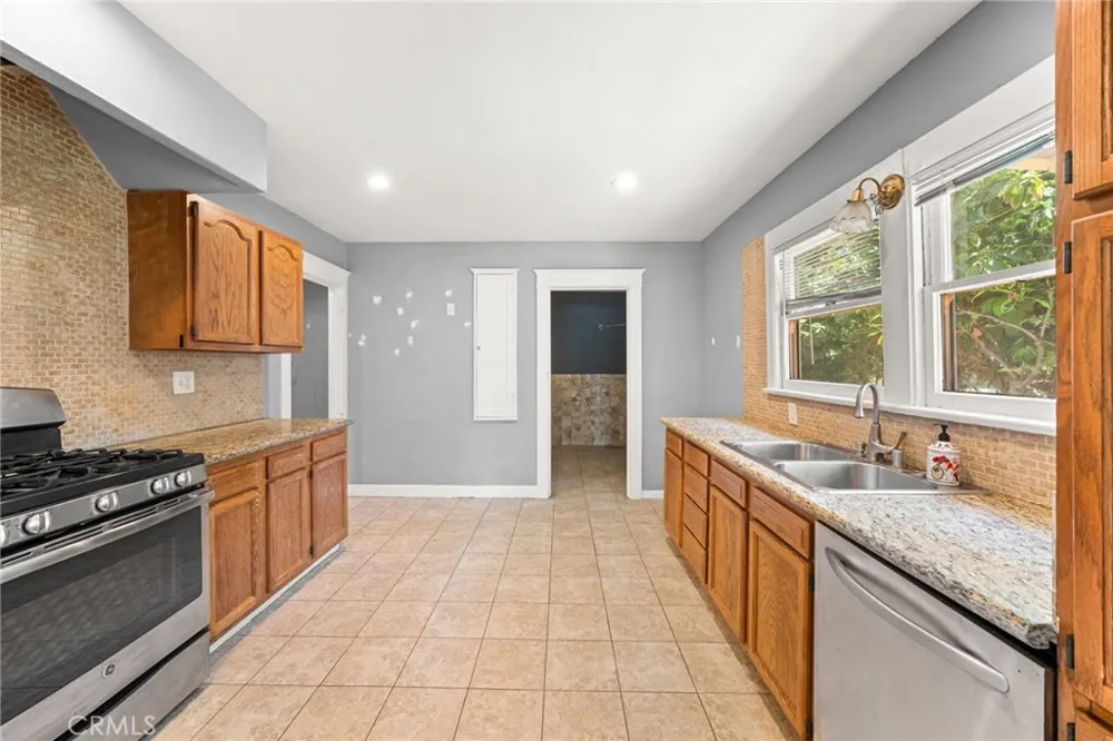 316 Newell Place Fullerton, CA 92832