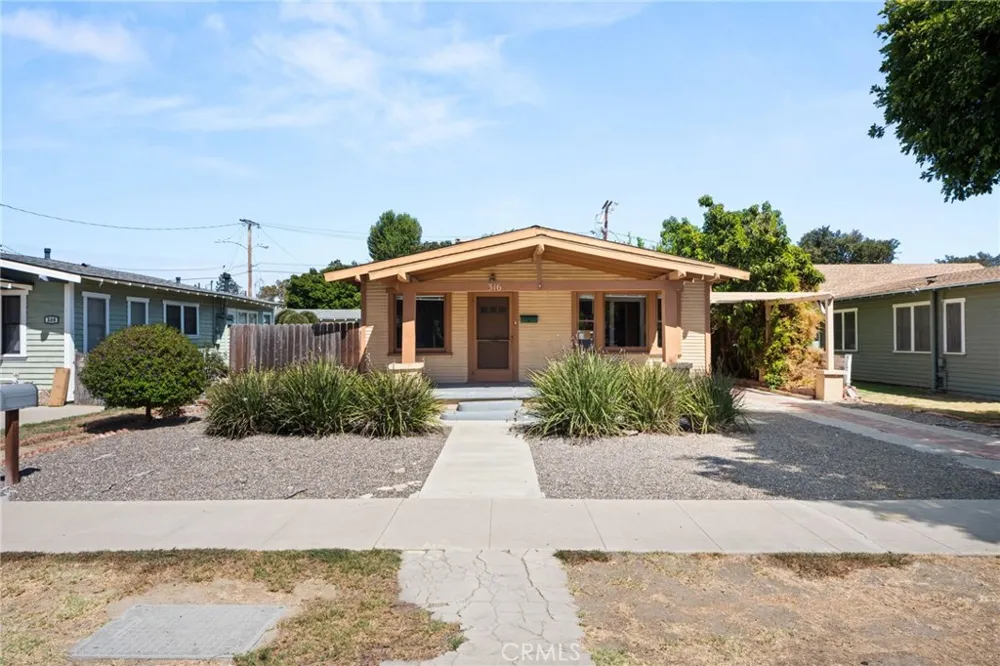 316 Newell Place Fullerton, CA 92832