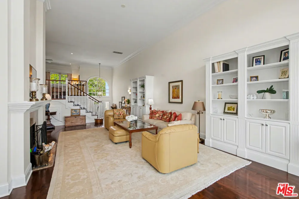12544 The Vista Los Angeles, CA 90049