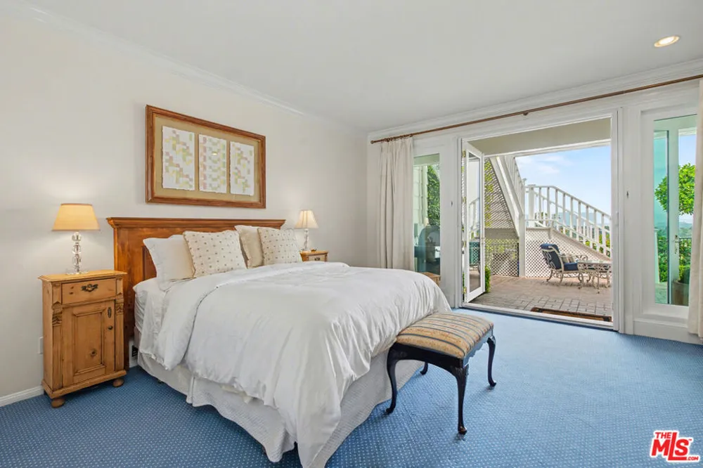 12544 The Vista Los Angeles, CA 90049