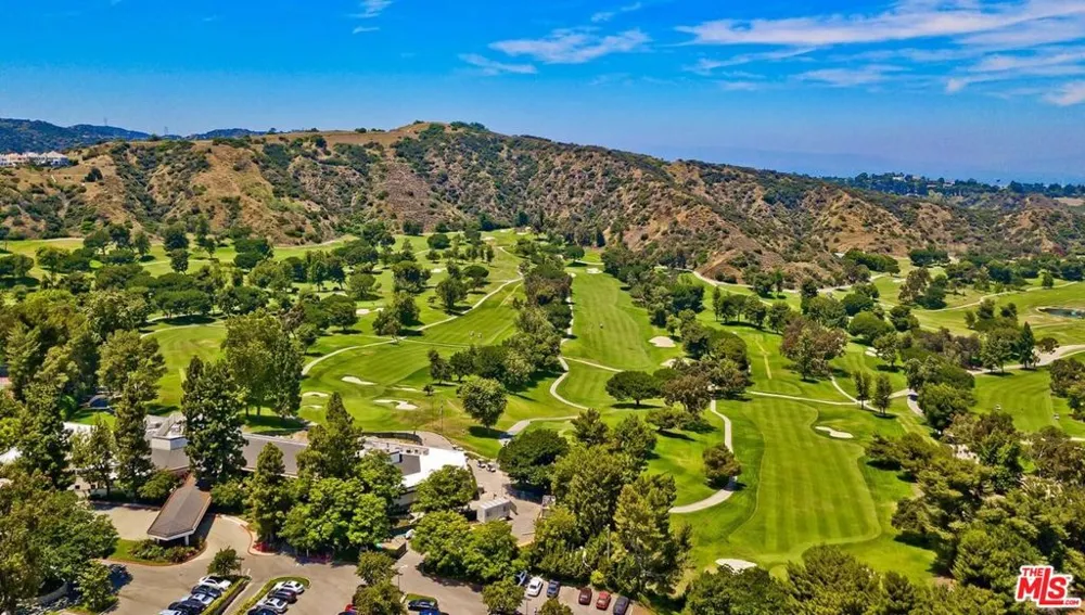 12544 The Vista Los Angeles, CA 90049