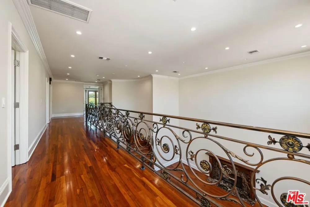 419 Laurel Avenue Los Angeles, CA 90048