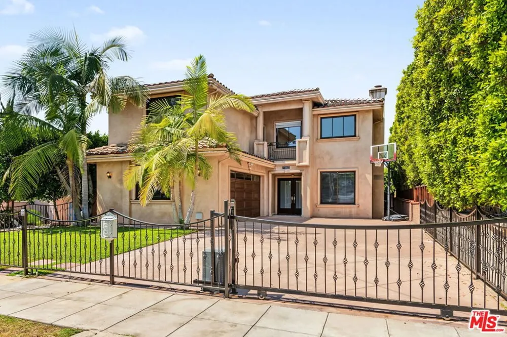 419 Laurel Avenue Los Angeles, CA 90048