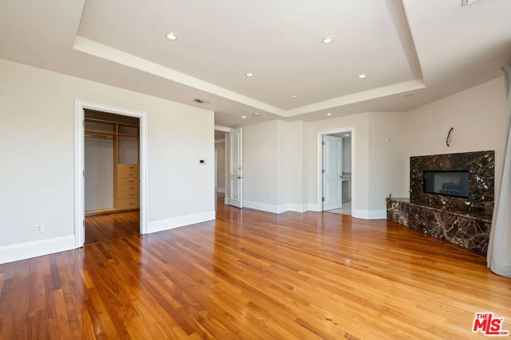 419 Laurel Avenue Los Angeles, CA 90048