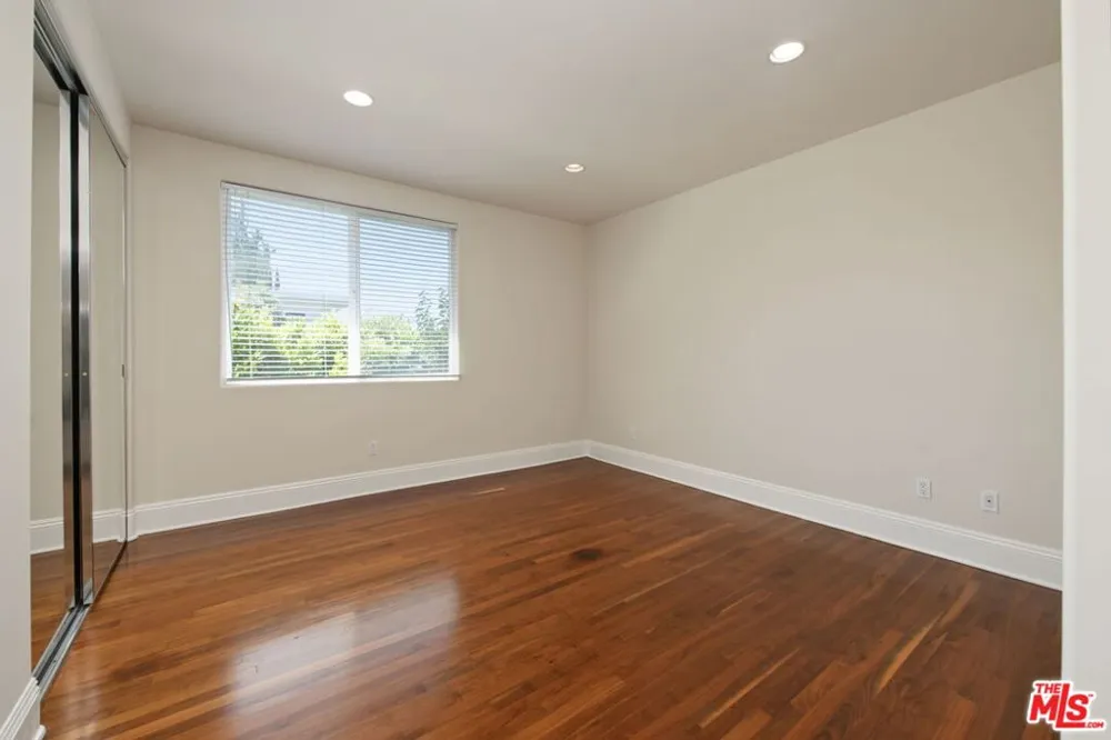 419 Laurel Avenue Los Angeles, CA 90048