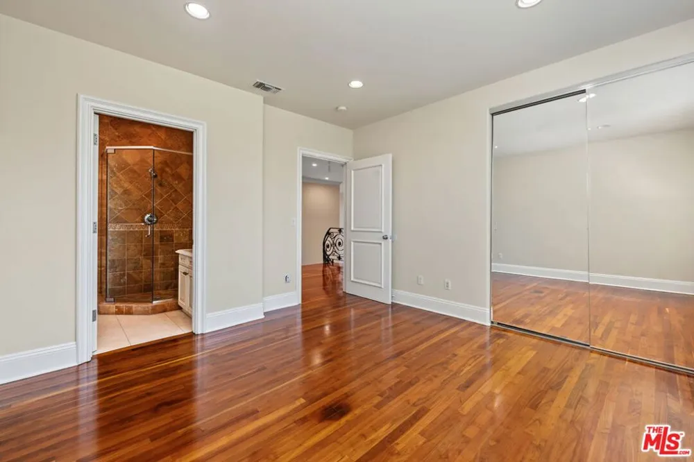 419 Laurel Avenue Los Angeles, CA 90048