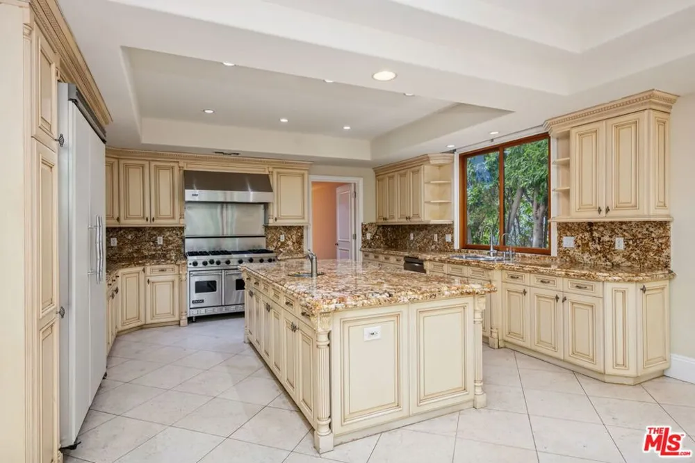 419 Laurel Avenue Los Angeles, CA 90048