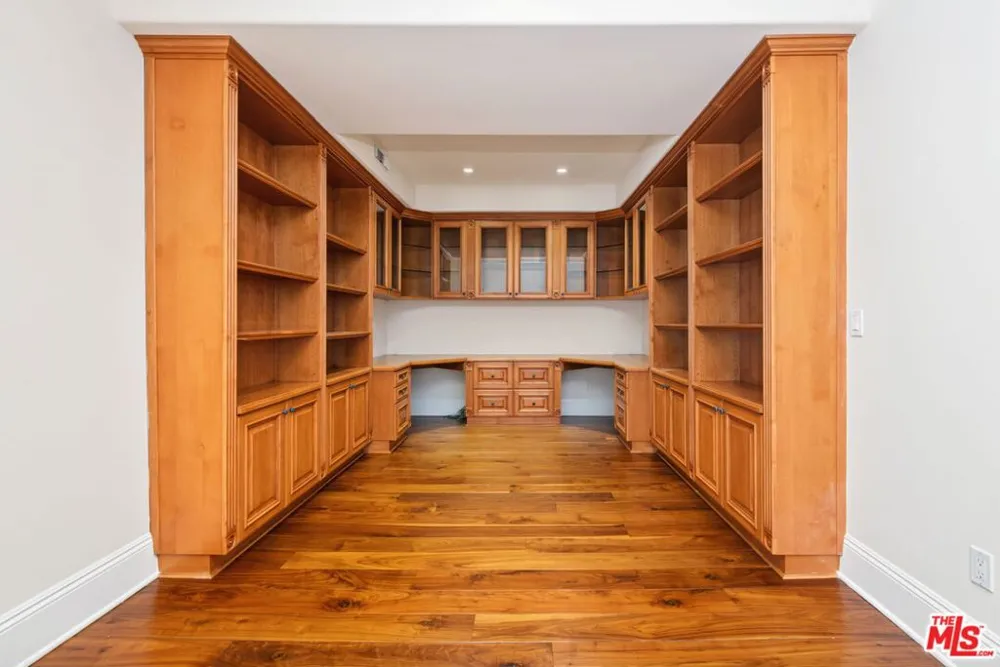 419 Laurel Avenue Los Angeles, CA 90048