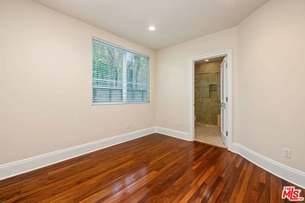 419 Laurel Avenue Los Angeles, CA 90048