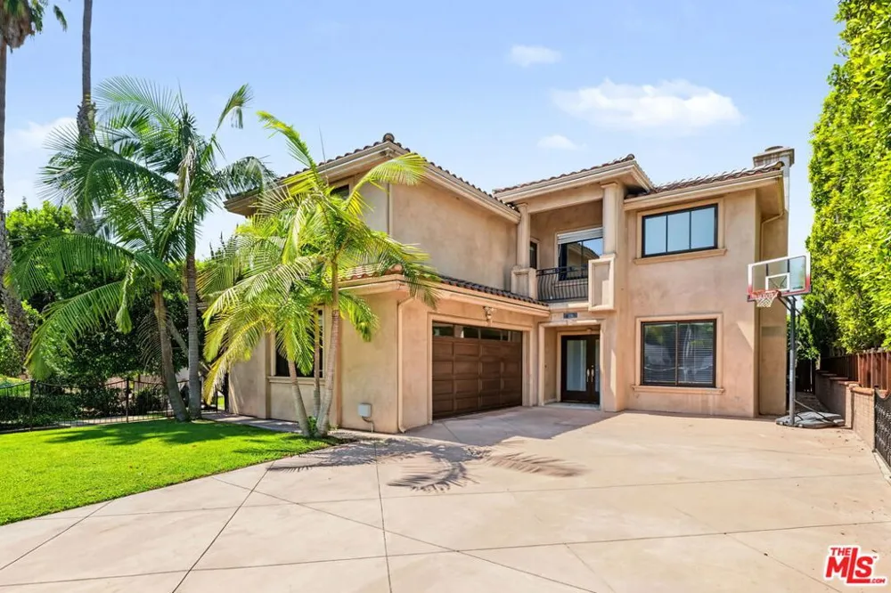 419 Laurel Avenue Los Angeles, CA 90048