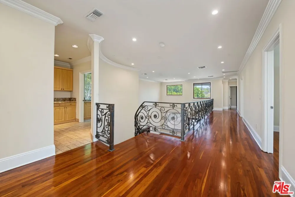419 Laurel Avenue Los Angeles, CA 90048