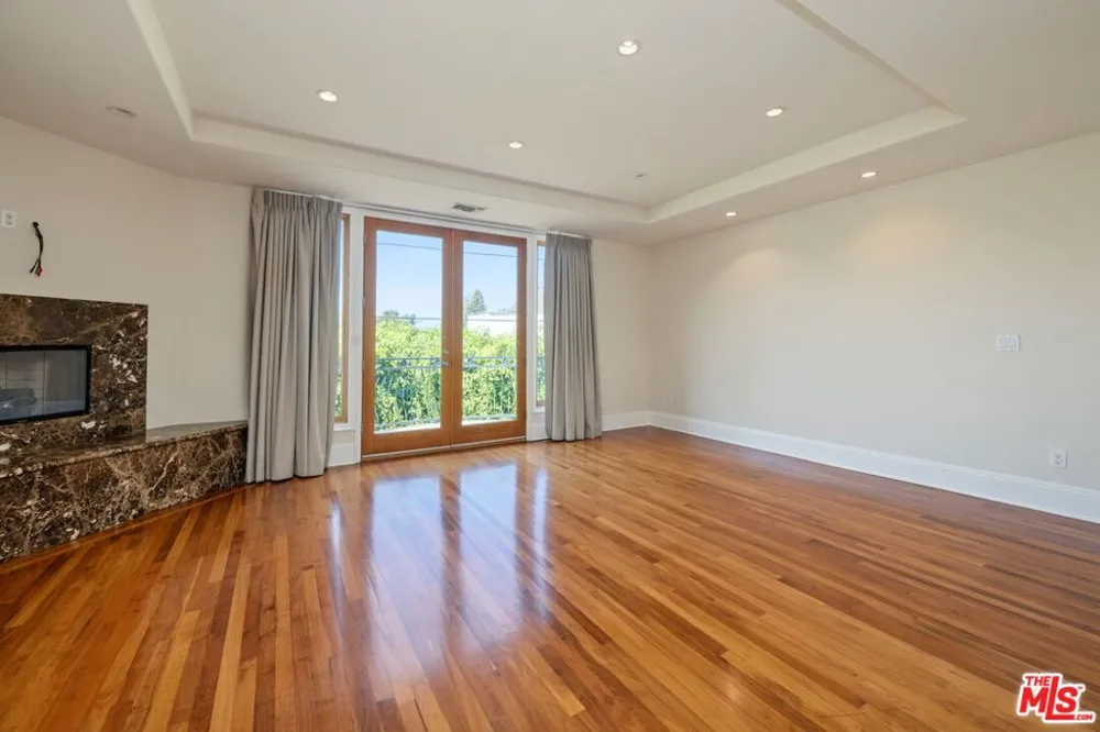 419 Laurel Avenue Los Angeles, CA 90048