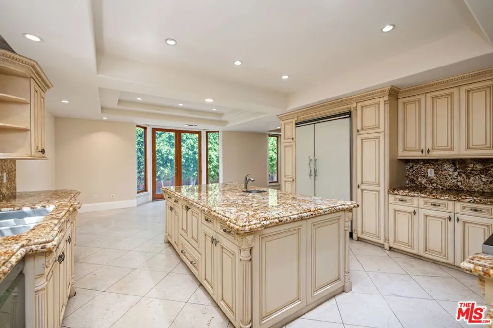419 Laurel Avenue Los Angeles, CA 90048
