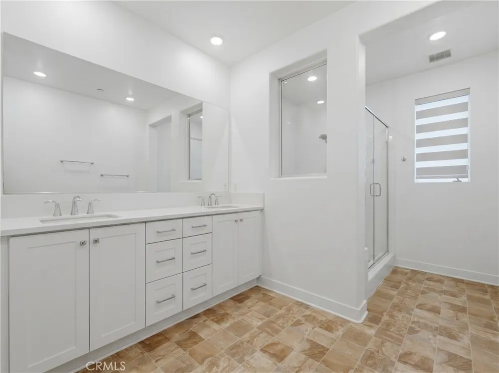 26729 Blue Hills Lp Valencia, CA 91381