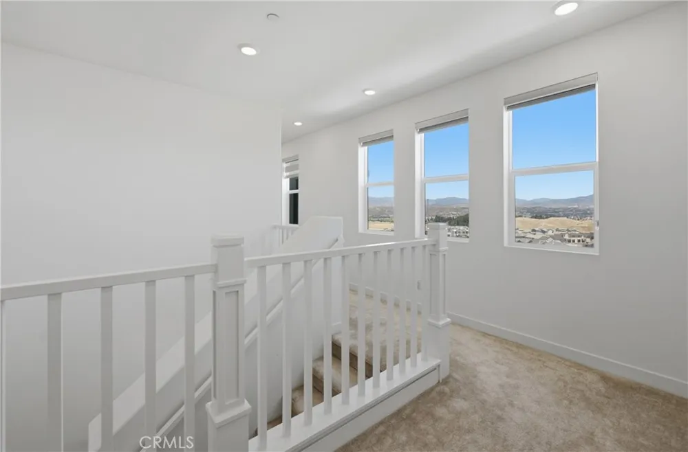 26729 Blue Hills Lp Valencia, CA 91381
