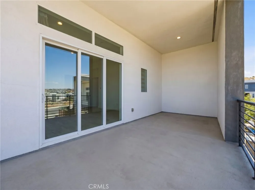 26729 Blue Hills Lp Valencia, CA 91381