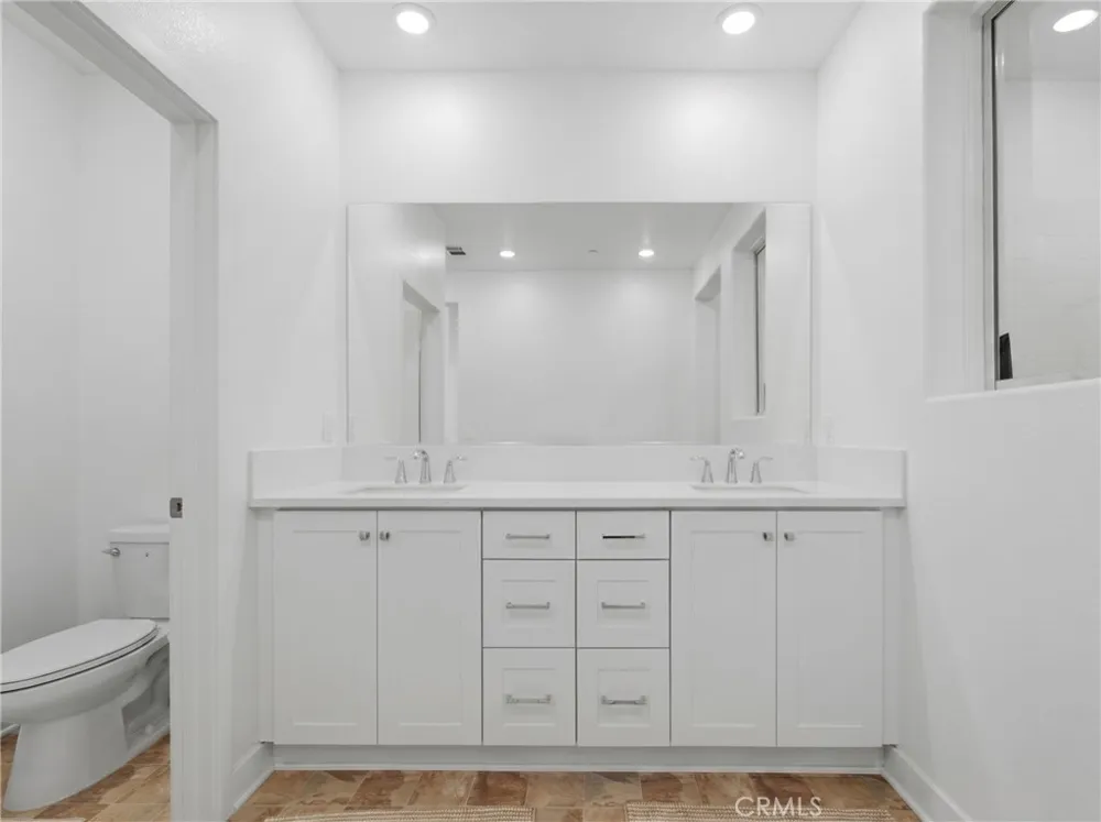 26729 Blue Hills Lp Valencia, CA 91381