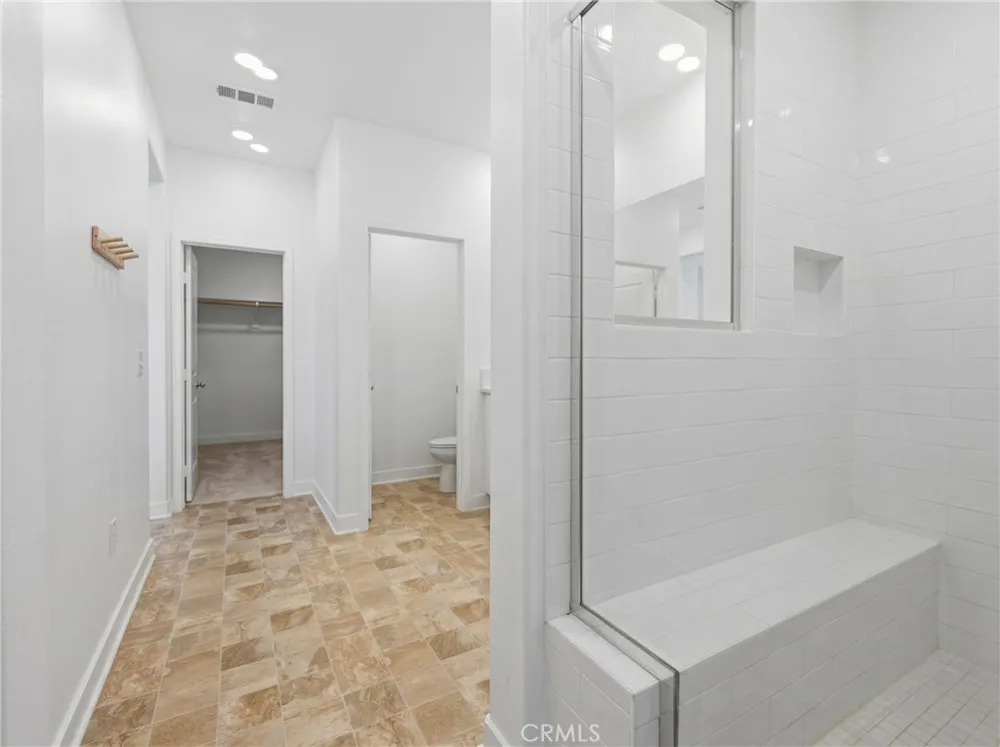 26729 Blue Hills Lp Valencia, CA 91381