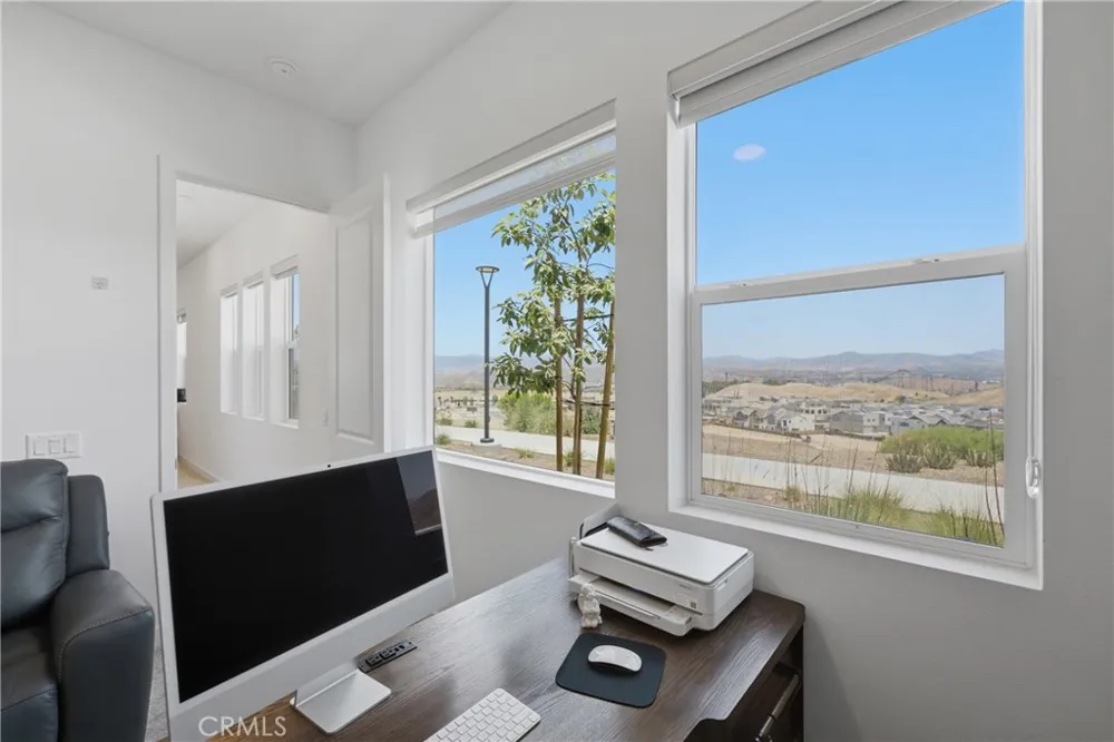 26729 Blue Hills Lp Valencia, CA 91381