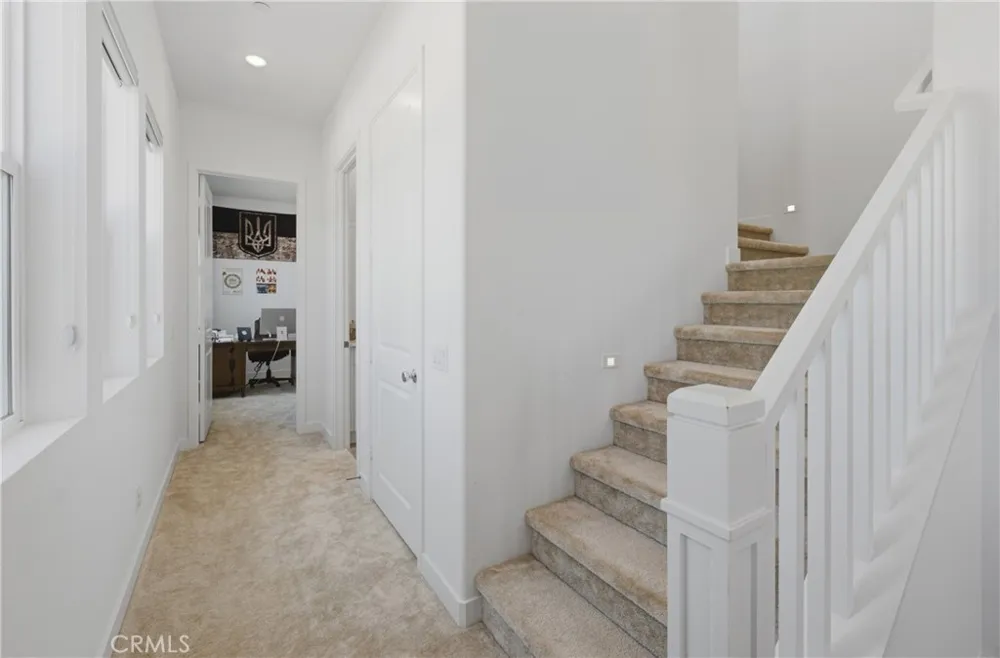 26729 Blue Hills Lp Valencia, CA 91381