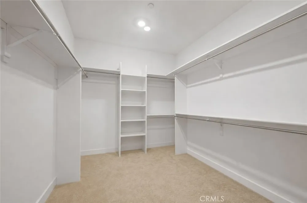 26729 Blue Hills Lp Valencia, CA 91381