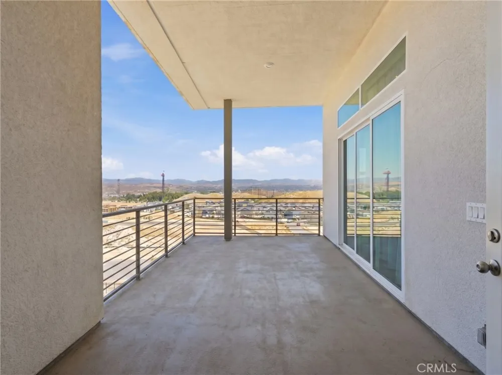 26729 Blue Hills Lp Valencia, CA 91381