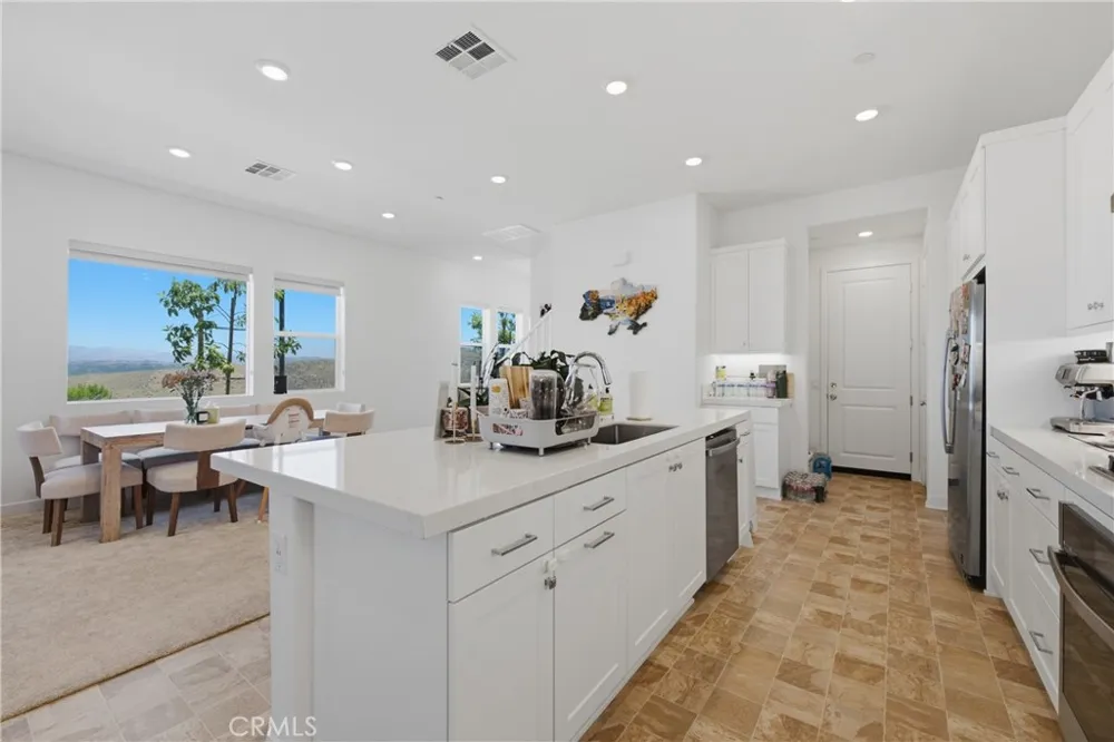 26729 Blue Hills Lp Valencia, CA 91381