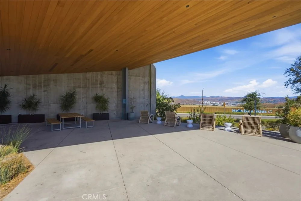 26729 Blue Hills Lp Valencia, CA 91381