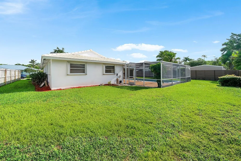 1060 NW 9th Street Boca Raton, FL 33486