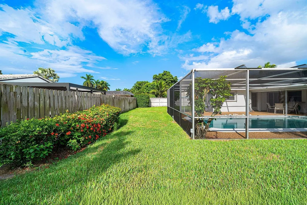 1060 NW 9th Street Boca Raton, FL 33486