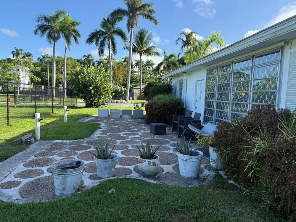 651 Oak Street Boynton Beach, FL 33435