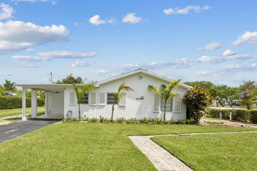 651 Oak Street Boynton Beach, FL 33435