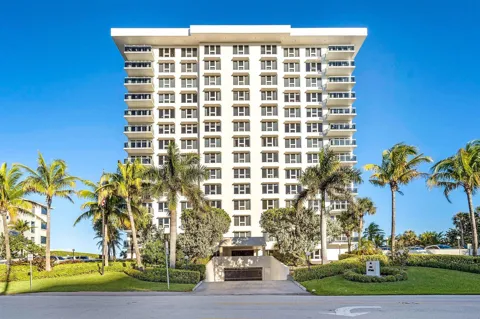 2066 OCEAN BOULEVARD #4NW