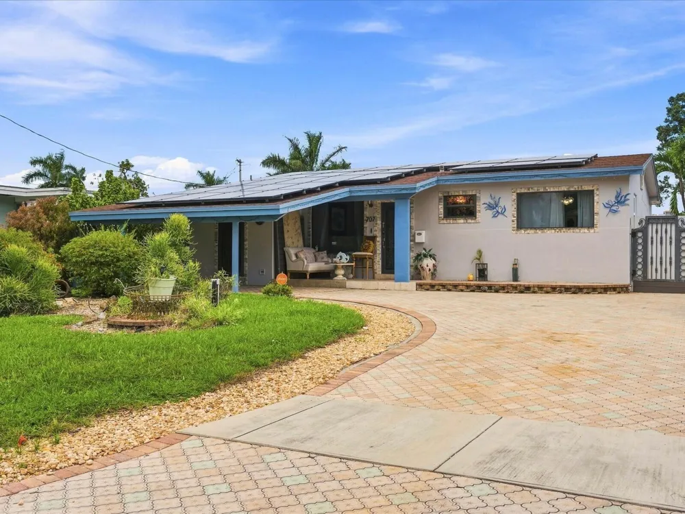 707 SW 3RD AVENUE Hallandale Beach, FL 33009