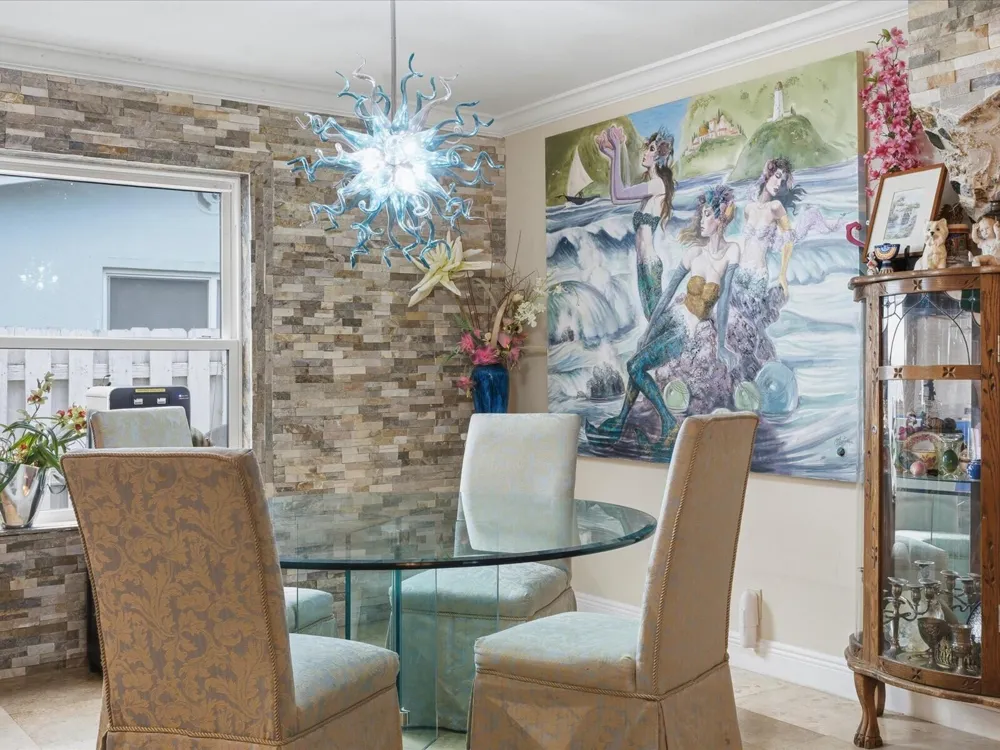 707 SW 3RD AVENUE Hallandale Beach, FL 33009