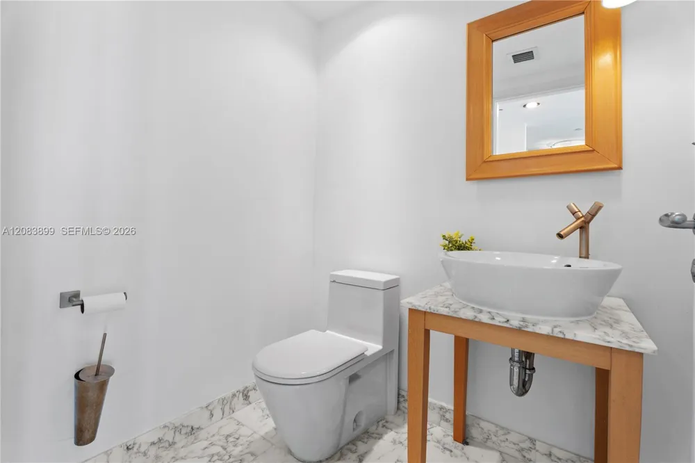 450 Alton Rd #3008 Miami Beach, FL 33139