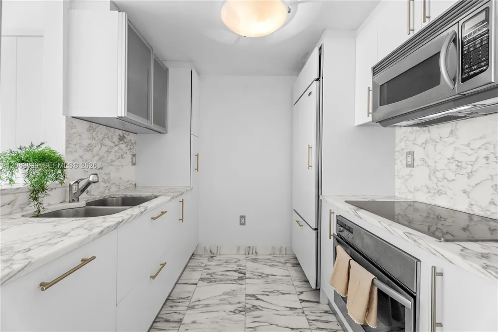 450 Alton Rd #3008 Miami Beach, FL 33139