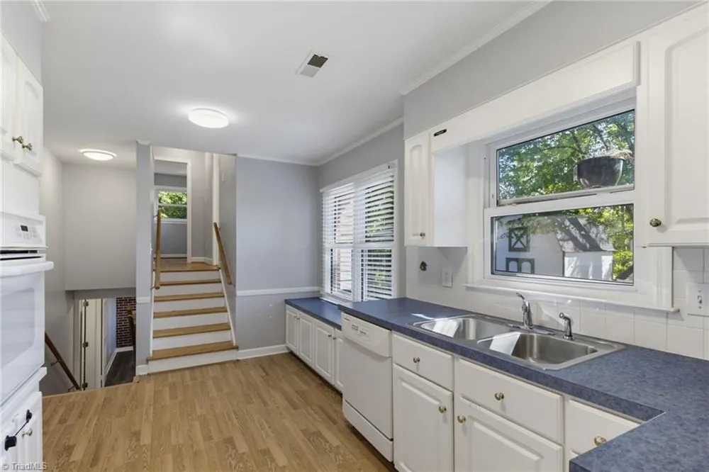 201 Wedgewood Drive Jamestown, NC 27282