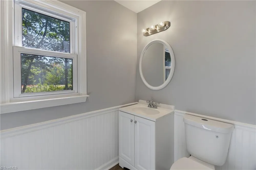 201 Wedgewood Drive Jamestown, NC 27282