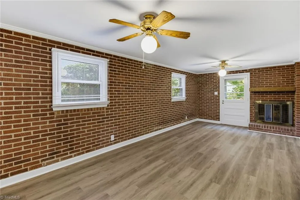 201 Wedgewood Drive Jamestown, NC 27282