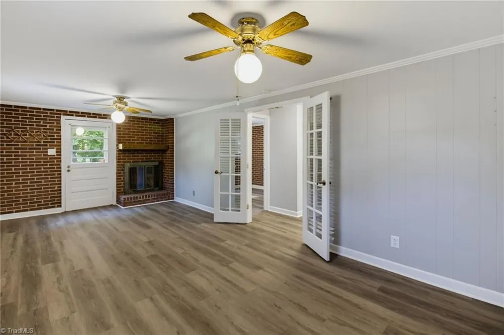 201 Wedgewood Drive Jamestown, NC 27282