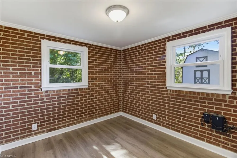 201 Wedgewood Drive Jamestown, NC 27282