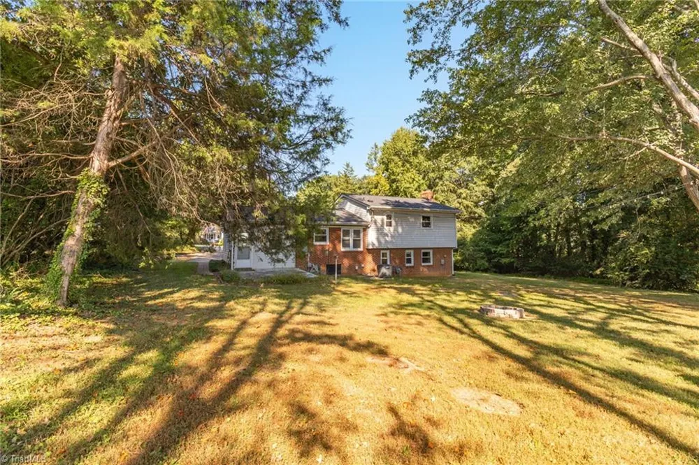 201 Wedgewood Drive Jamestown, NC 27282
