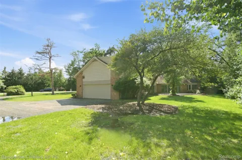 25310 Canterbury Road