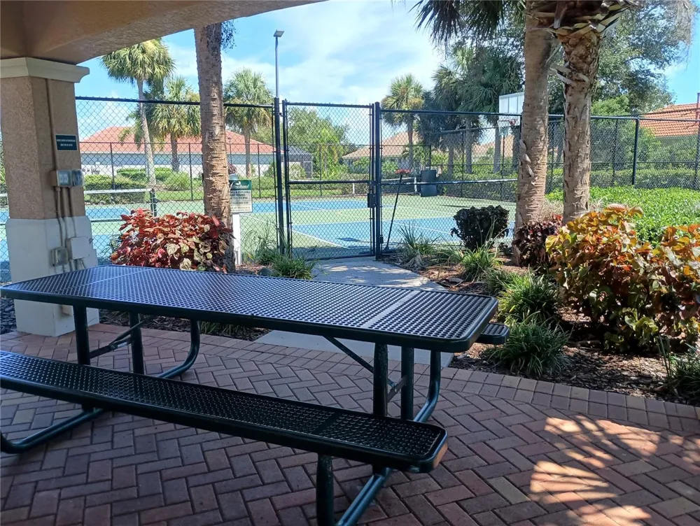 1328 THORNAPPLE DRIVE Osprey, FL 34229