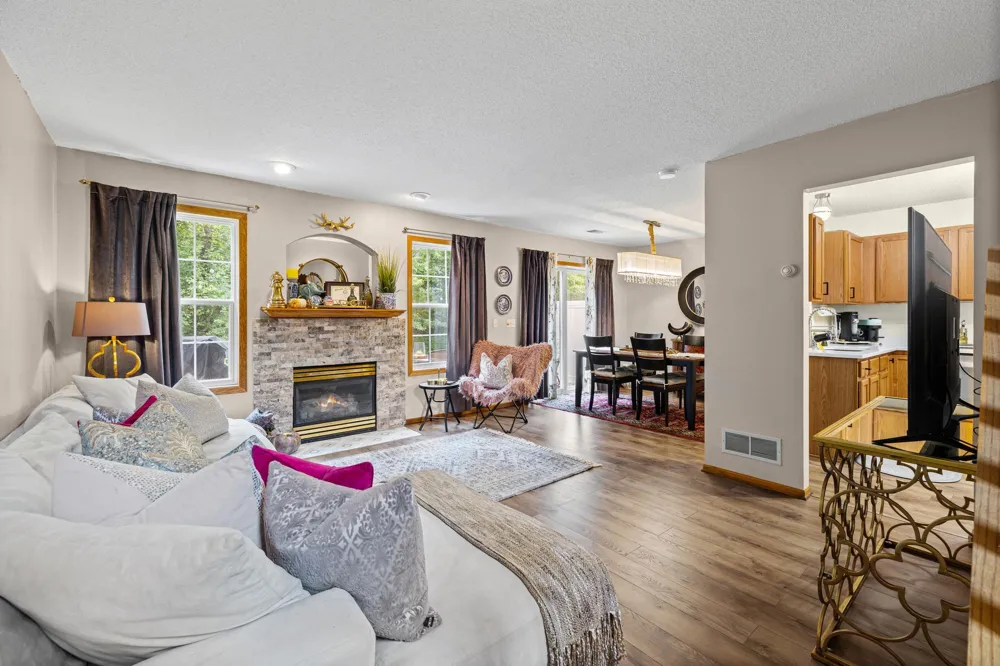 9220 Merrimac Lane Maple Grove, MN 55311