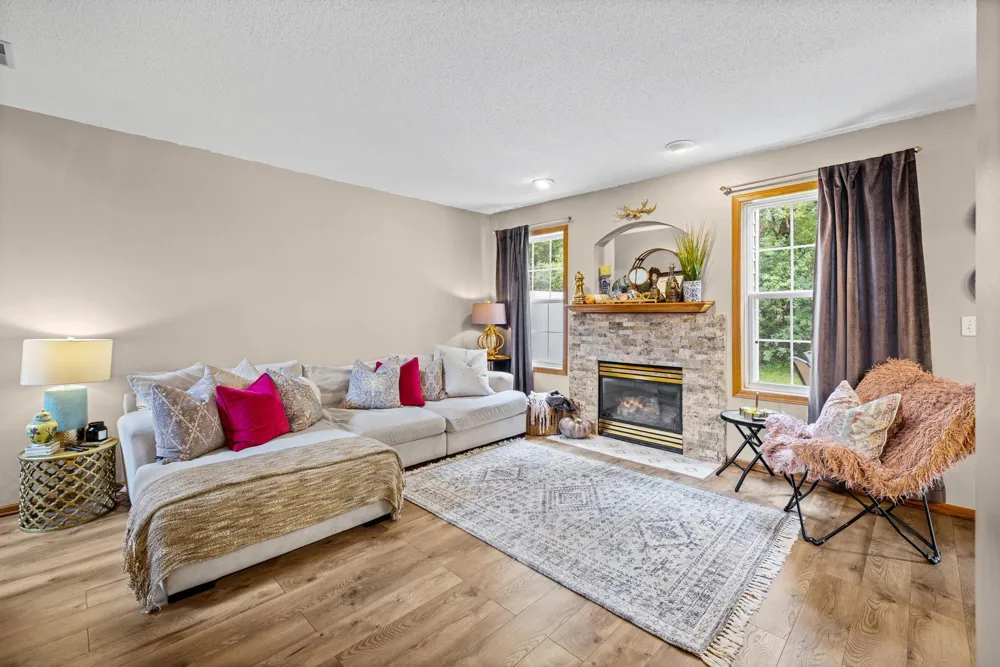 9220 Merrimac Lane Maple Grove, MN 55311